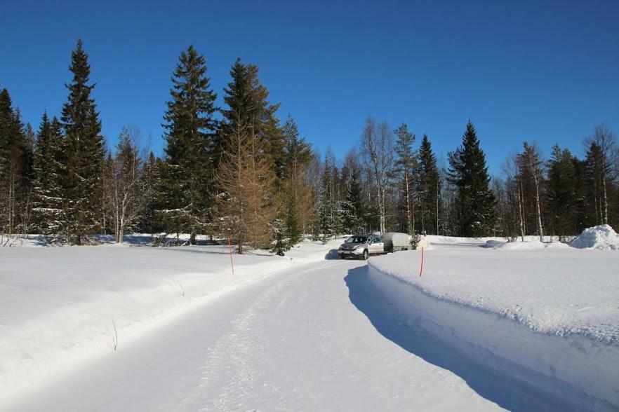 Loma-Laattaja Villa Hyrynsalmi ภายนอก รูปภาพ